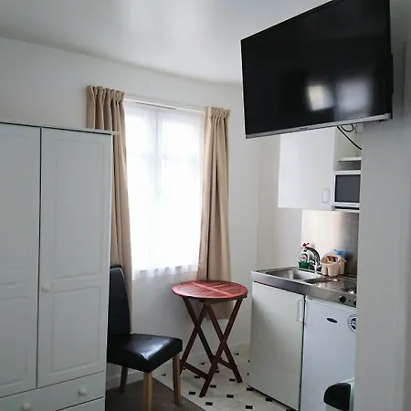 Lägenhetshotell Sarum 4*