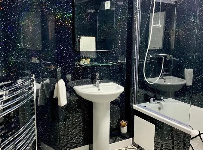 Sarum Апарт-отель