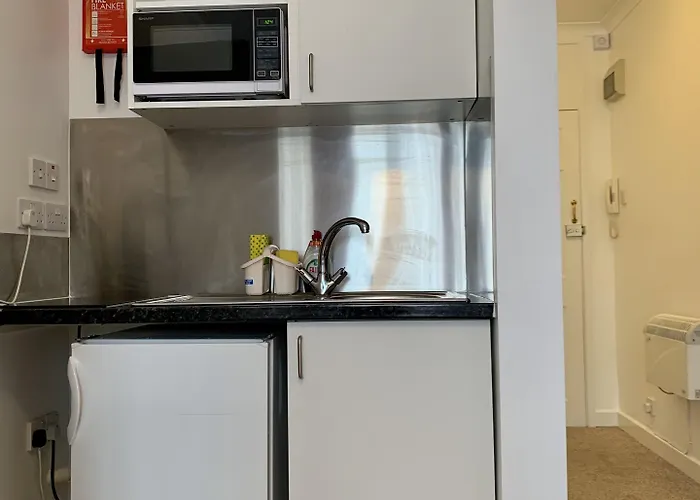 Sarum Апарт-отель Ст. Хейлир Джерси