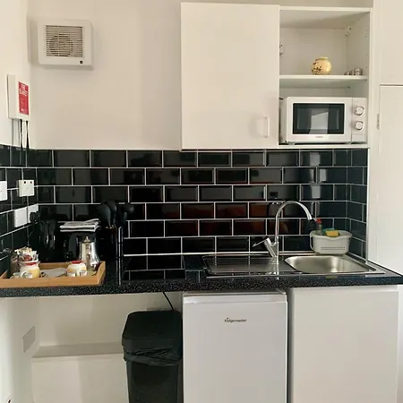 アパートホテル Sarum 4*