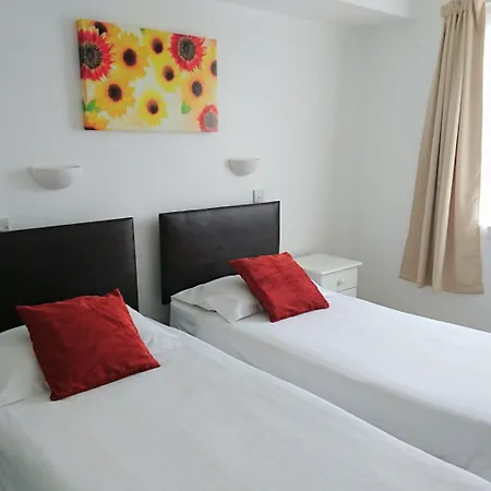 Sarum アパートホテル 4*